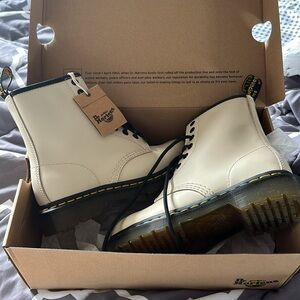 Dr Martens 1460 smooth leather boots